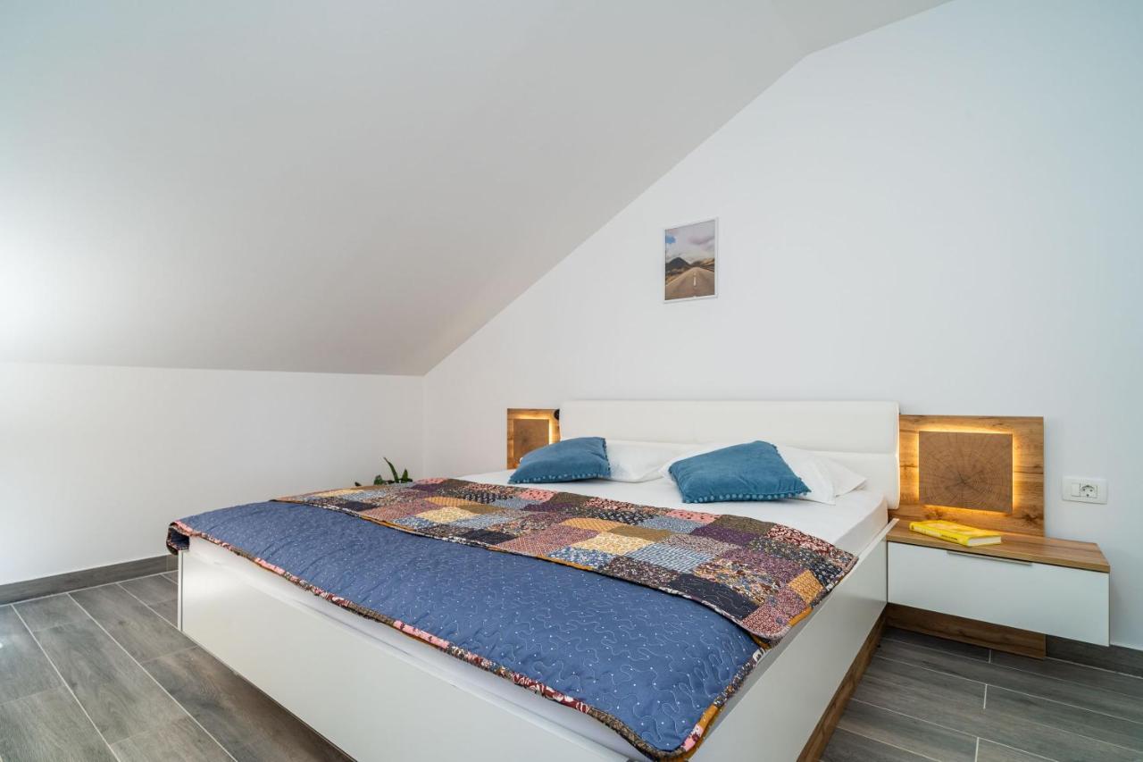 Apartments Amalija Čilipi 외부 사진