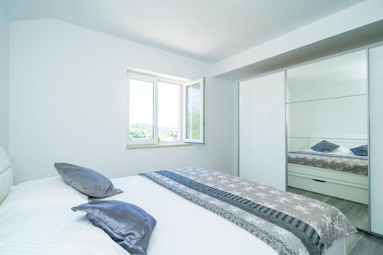 Apartments Amalija Čilipi 외부 사진