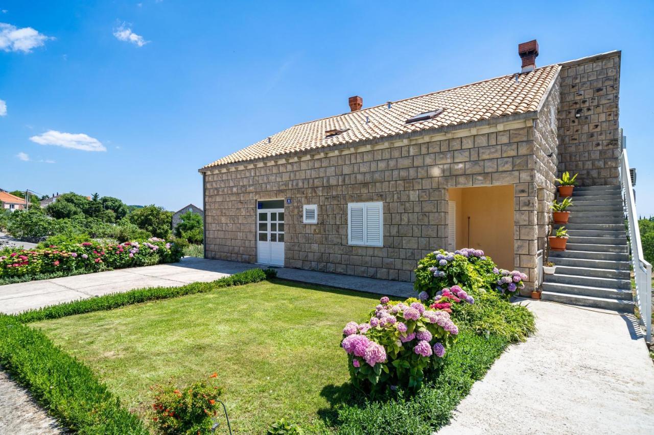 Apartments Amalija Čilipi 외부 사진